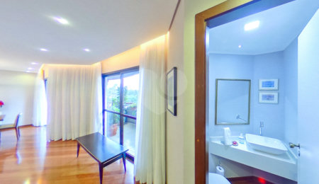 Apartamento à venda com 4 quartos, sendo 2 suítes,  em Alto da Boa Vista, São Paulo, SP