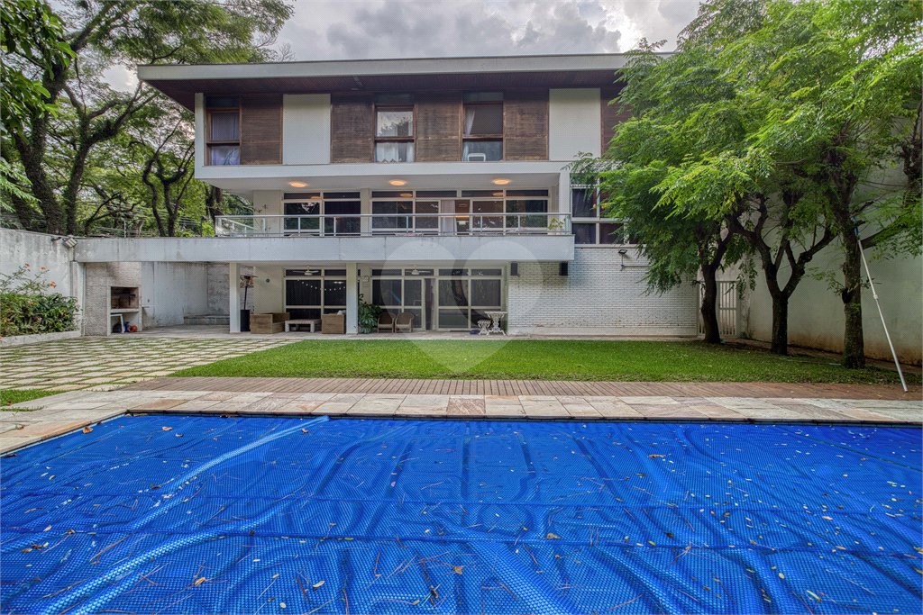 Sobrado à venda com 5 suítes em Alto da Boa Vista, São Paulo, SP