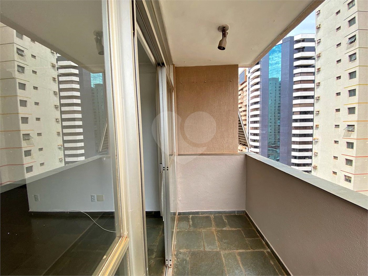 Apartamento à venda com 2 quartos, sendo 1 suíte, no Centro, Ribeirão Preto, SP