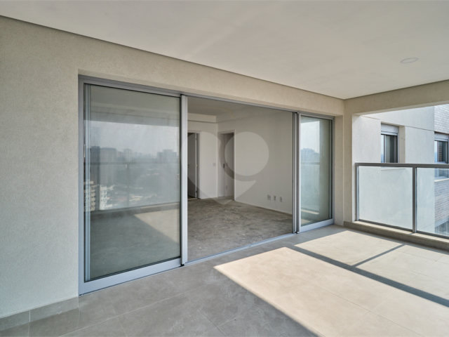 Apartamento à venda com 3 quartos, sendo 1 suíte,  em Jardim Marajoara, São Paulo, SP