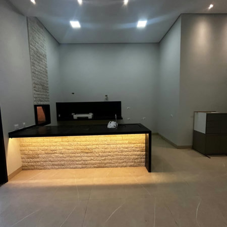 Casa à venda com 3 quartos, sendo 1 suíte,  no condomínio Terra Ville, Três Lagoas - MS