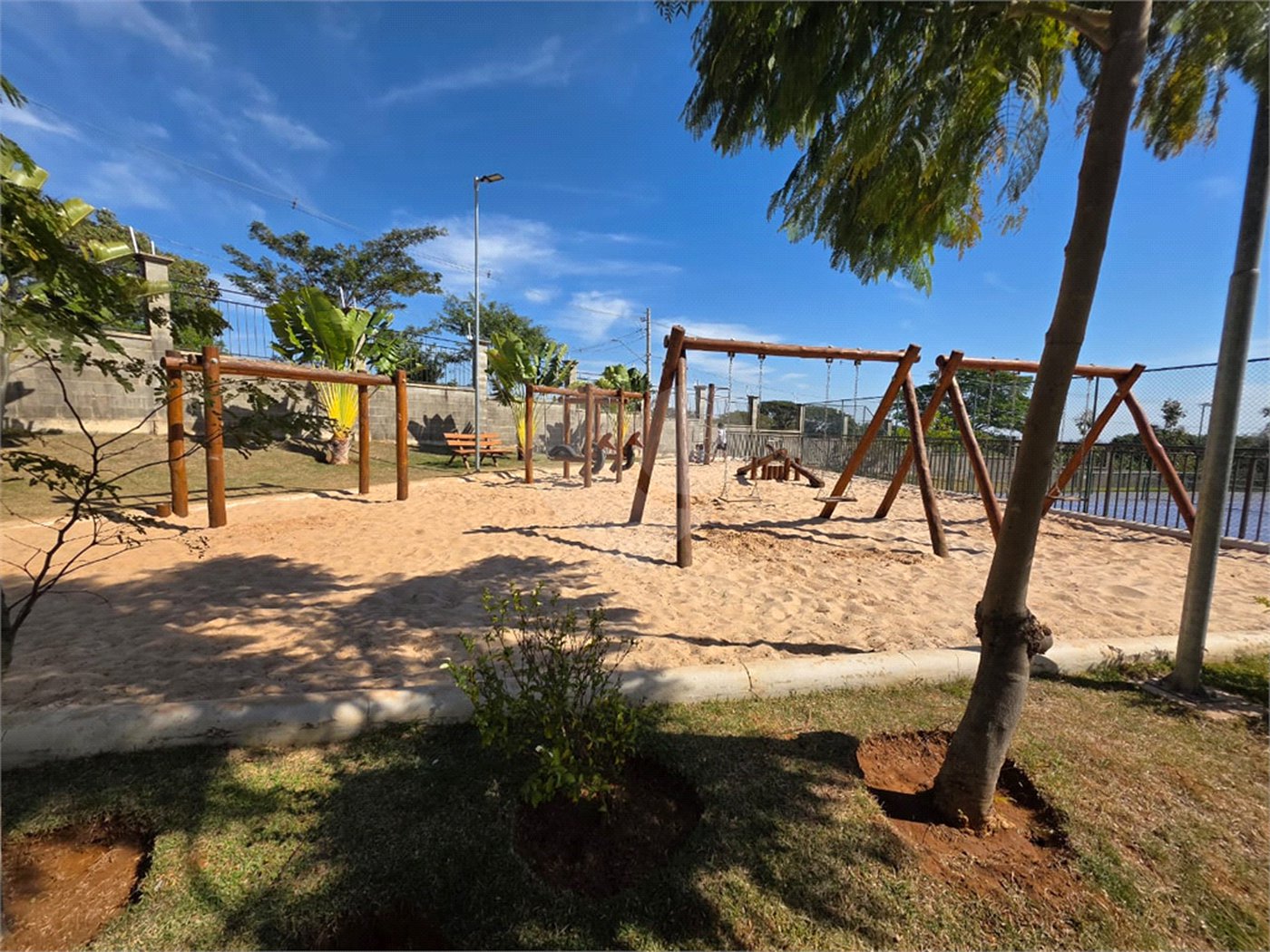 Terreno 10X24 Residencial Villenuve