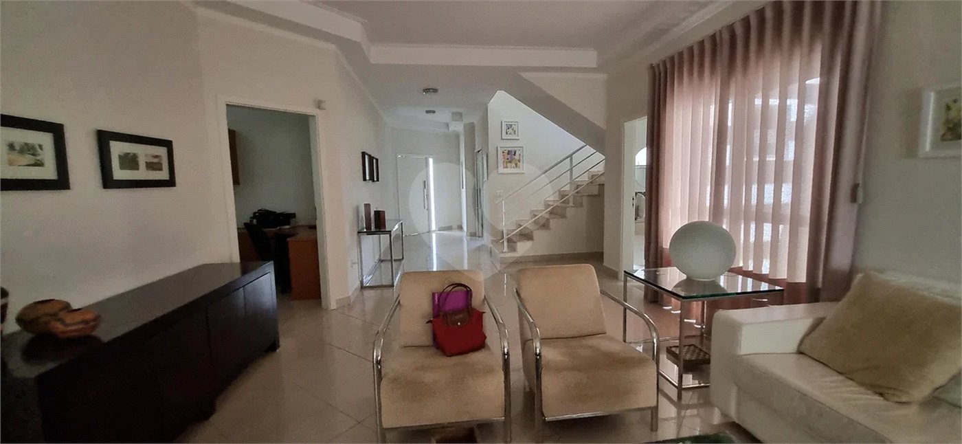 Lindo sobrado com 4 suites e piscina à venda, 365m², por R$ 2.450.000,00 no condomínio Villa Suiça, em Indaiatuba/SP.