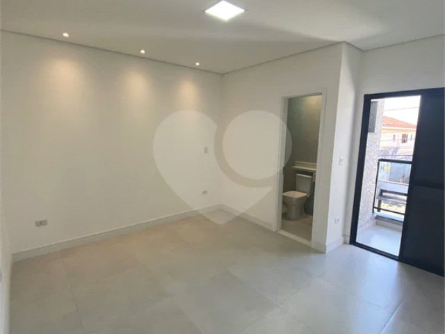 Sobrado à venda com 3 quartos, sendo 1 suíte,  em Vila Lucia, São Paulo, SP