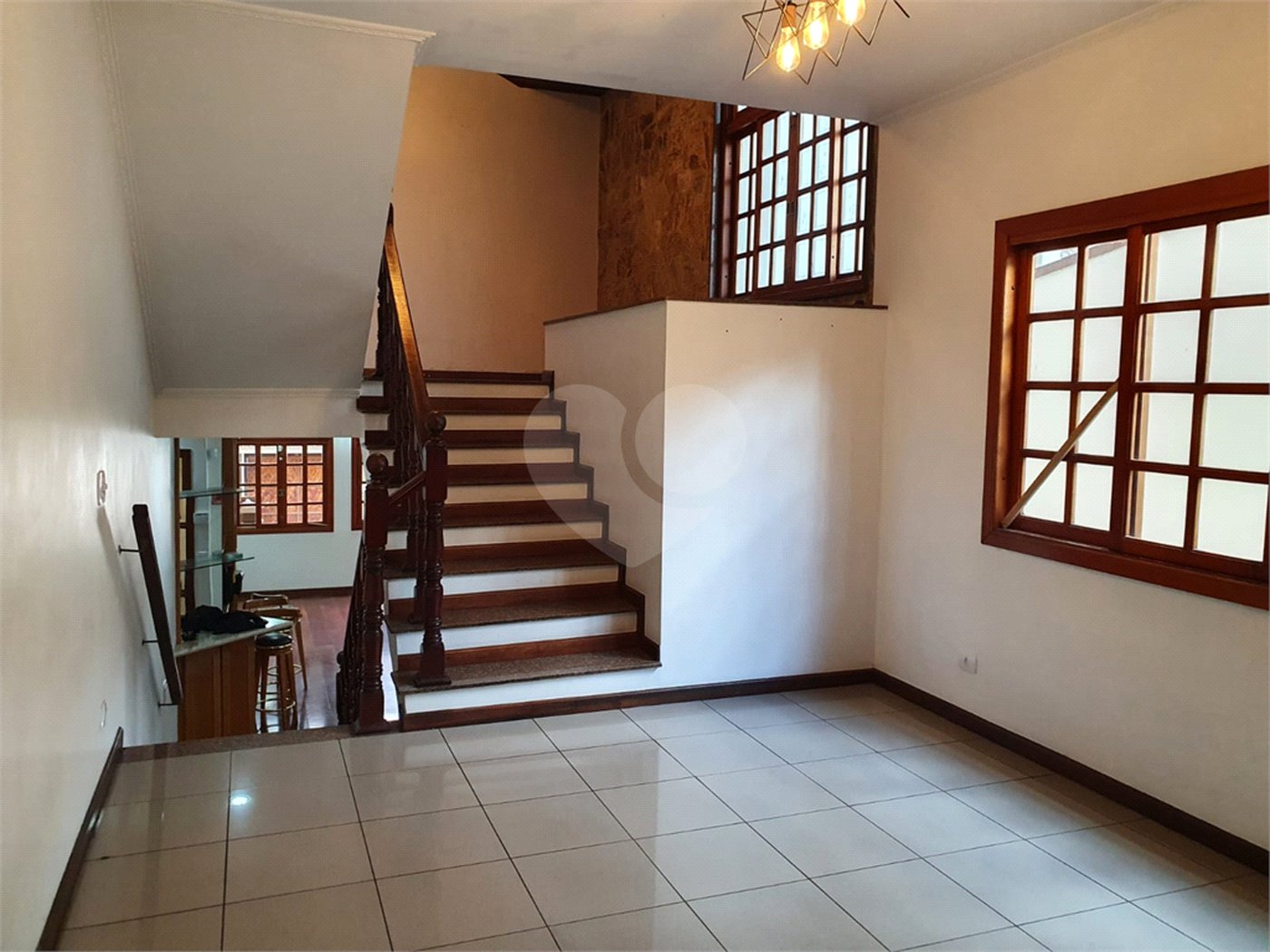 Sobrado à venda com 4 quartos, sendo 2 suítes, em Tremembé, São Paulo, SP