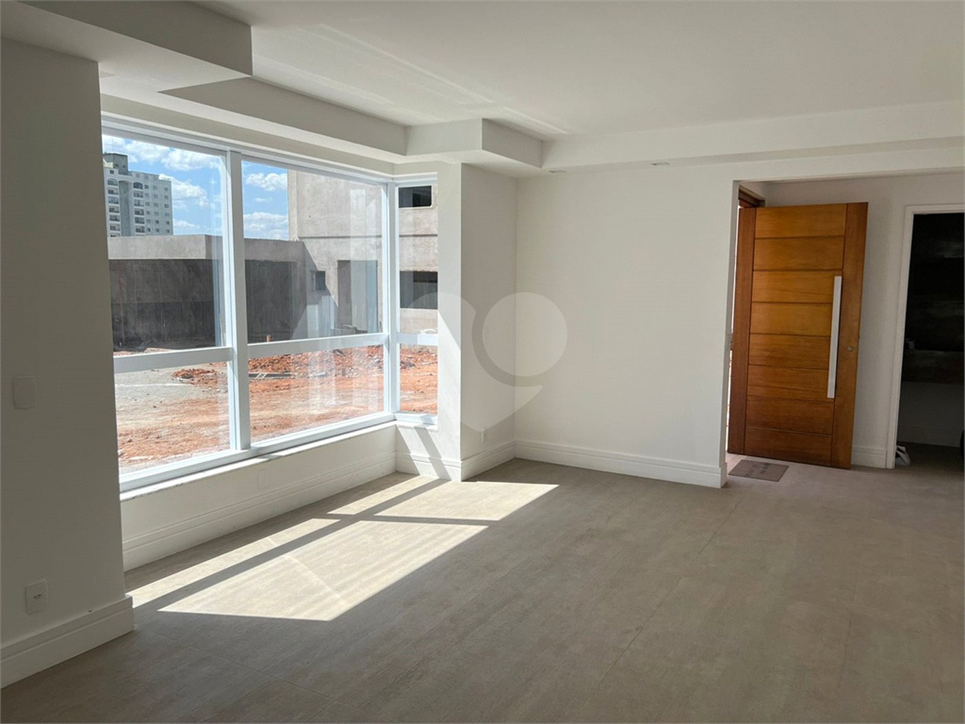 Casa à venda com 4 quartos, sendo 2 suítes, no condomínio Residencial Floresta, São Paulo - SP