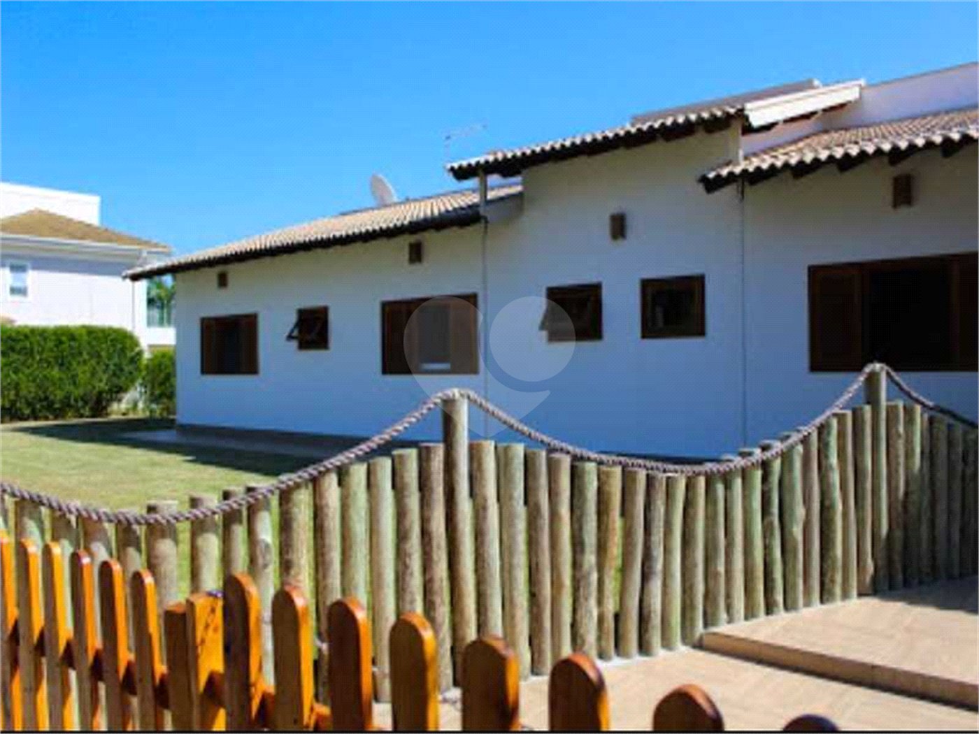 Casa à venda com 5 quartos, sendo 3 suítes, no condomínio Residencial Vale das Laranjeiras, Indaiatuba - SP