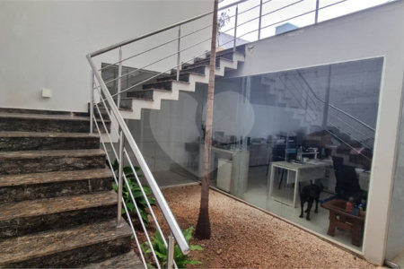 Casa à venda com 5 quartos, sendo 2 suítes, no condomínio Swiss Park, São Bernardo do Campo - SP