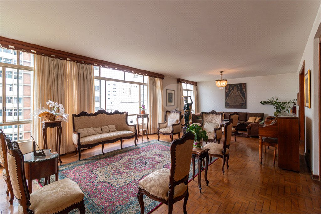 Apartamento à venda com 3 quartos, sendo 1 suíte, em Jardim Paulista, São Paulo, SP