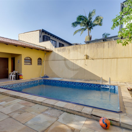 Sobrado à venda com 4 quartos, sendo 1 suíte, em Alto da Boa Vista, São Paulo, SP