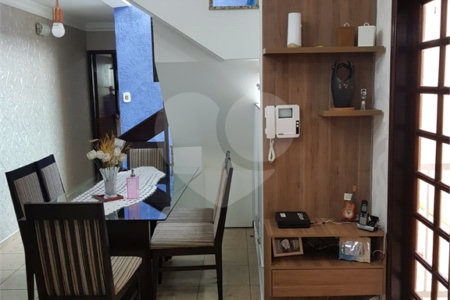Sobrado à venda com 2 quartos, sendo 1 suíte, em Chácara Jafet, Mogi das Cruzes, SP