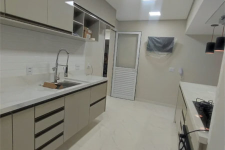 Apartamento à venda com 3 quartos, sendo 2 suítes,  em Jardim Arpoador, São Paulo, SP