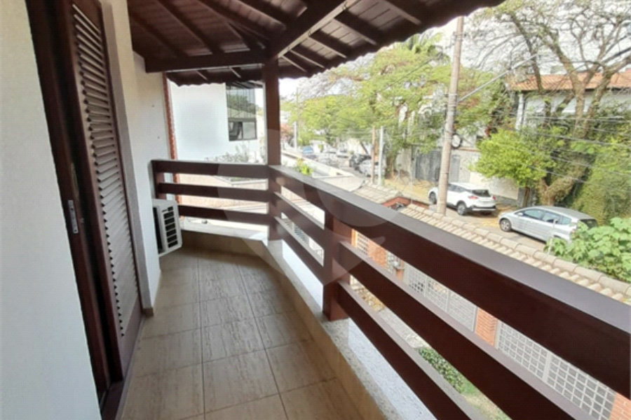 3 AMPLAS SUITES MAIS ECRITORIO MUITO VERDE E AMPLO QUINTAL