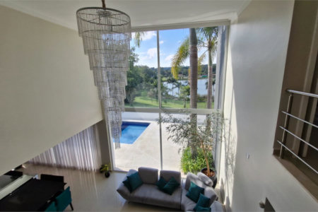 Casa à venda ou para alugar com 5 quartos, sendo 4 suítes, no condomínio Shamballa II, Atibaia - SP
