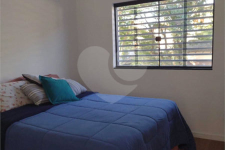 Sobrado à venda com 3 quartos em Parque Santa Rosa, Suzano, SP