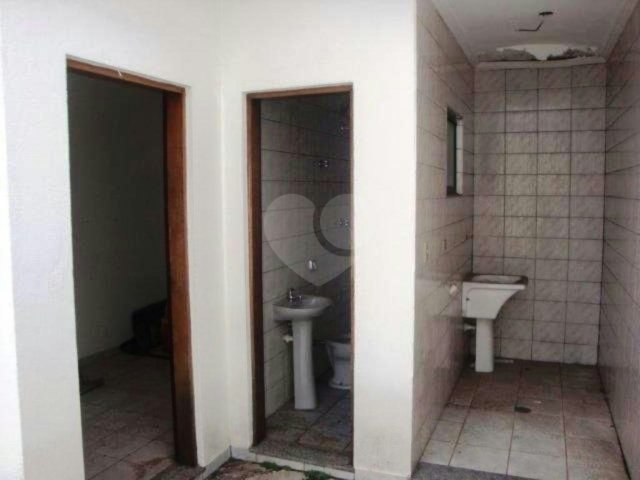 Sobrado à venda com 3 quartos, sendo 1 suíte,  em Vila Constança, São Paulo, SP