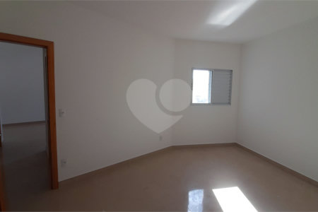 Casa à venda com 2 quartos no condomínio Residencial Luta, São Paulo - SP