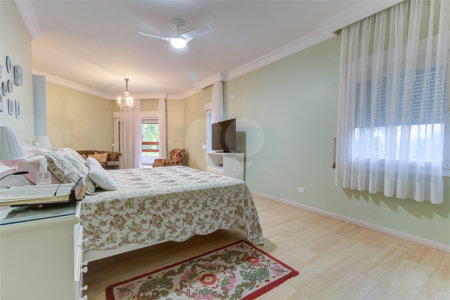 Casa à venda com 4 suítes no condomínio Vila Verde, São Paulo - SP