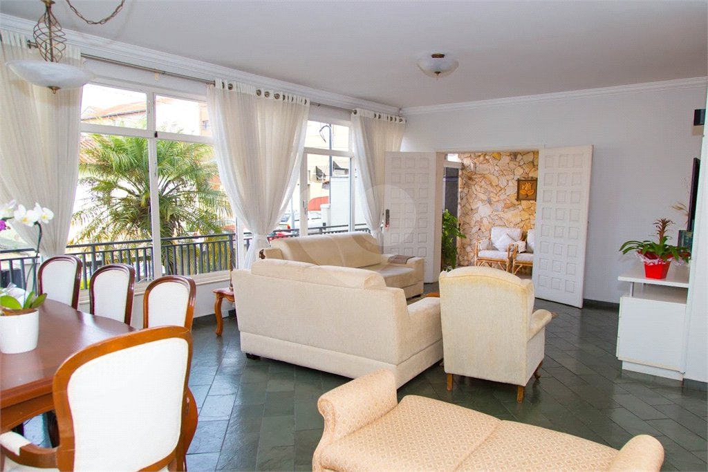 Casa à venda com 4 quartos, sendo 1 suíte, no Centro, Atibaia, SP