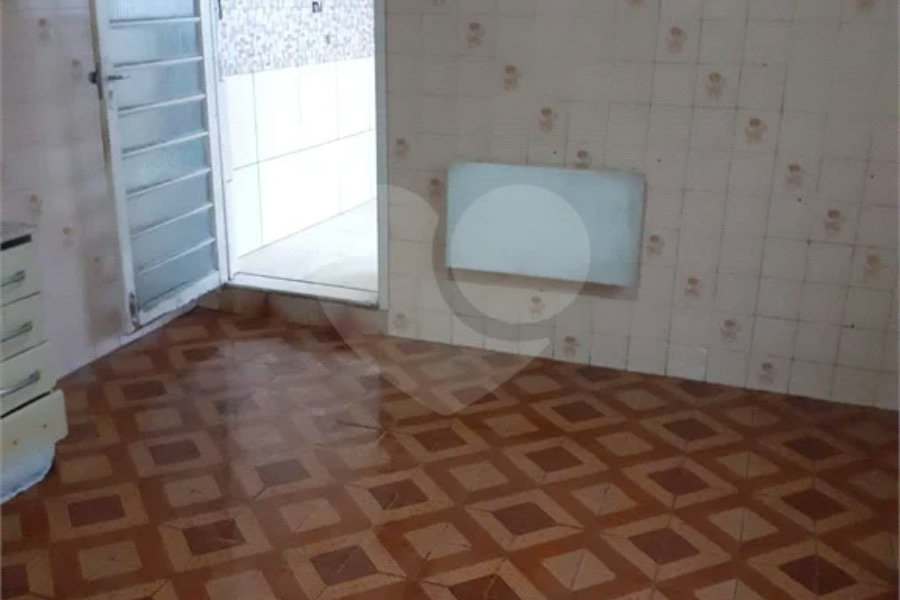Sobrado à venda com 4 quartos, sendo 1 suíte, em Campo Limpo, São Paulo, SP