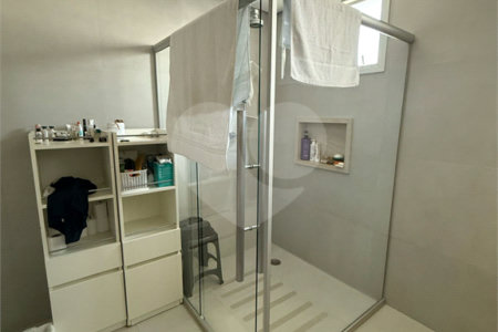Casa à venda com 4 suítes no condomínio East Village, São Paulo - SP