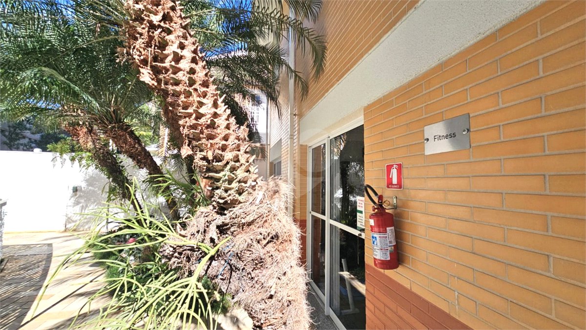 Casa à venda com 3 quartos, sendo 1 suíte, no condomínio Flora Park, São Paulo - SP