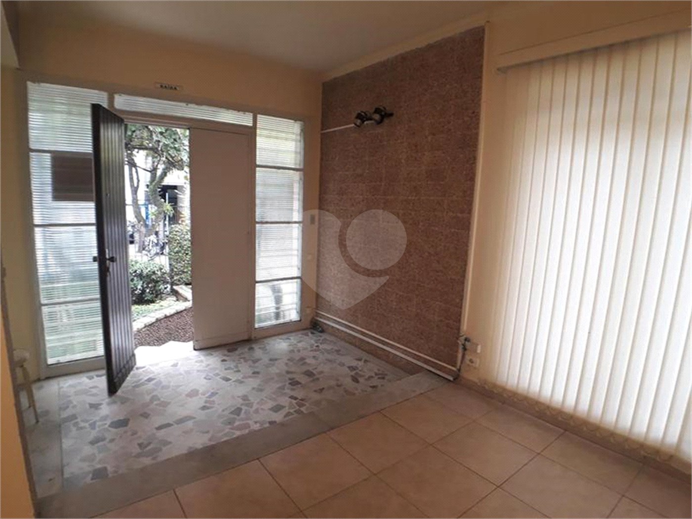 Casa Térrea para alugar com 1 quarto, sendo 3 suítes,  em Indianópolis, São Paulo, SP