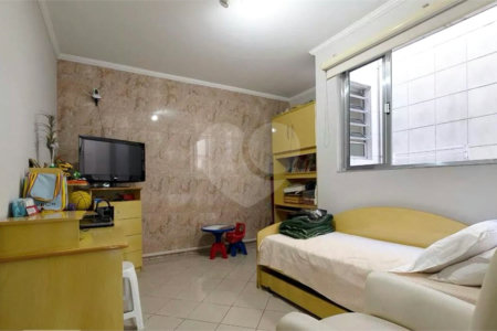 Sobrado à venda com 4 quartos, sendo 2 suítes,  em Vila Pompéia, São Paulo, SP