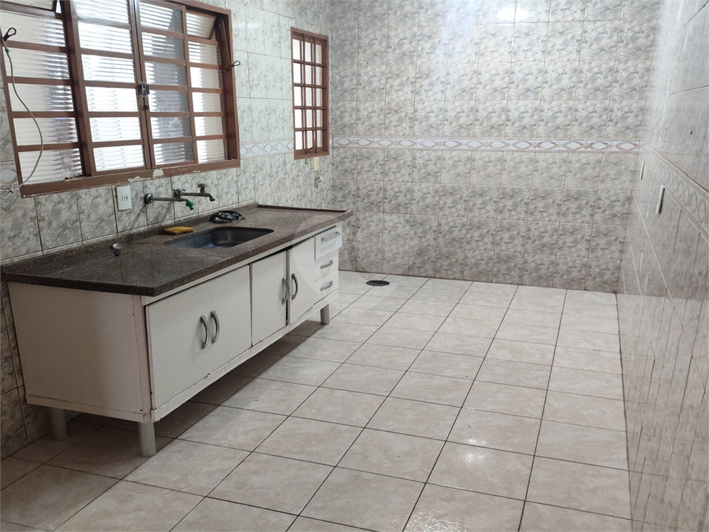 Sobrado para alugar com 3 quartos, sendo 1 suíte, em Jardim Valença, Indaiatuba, SP