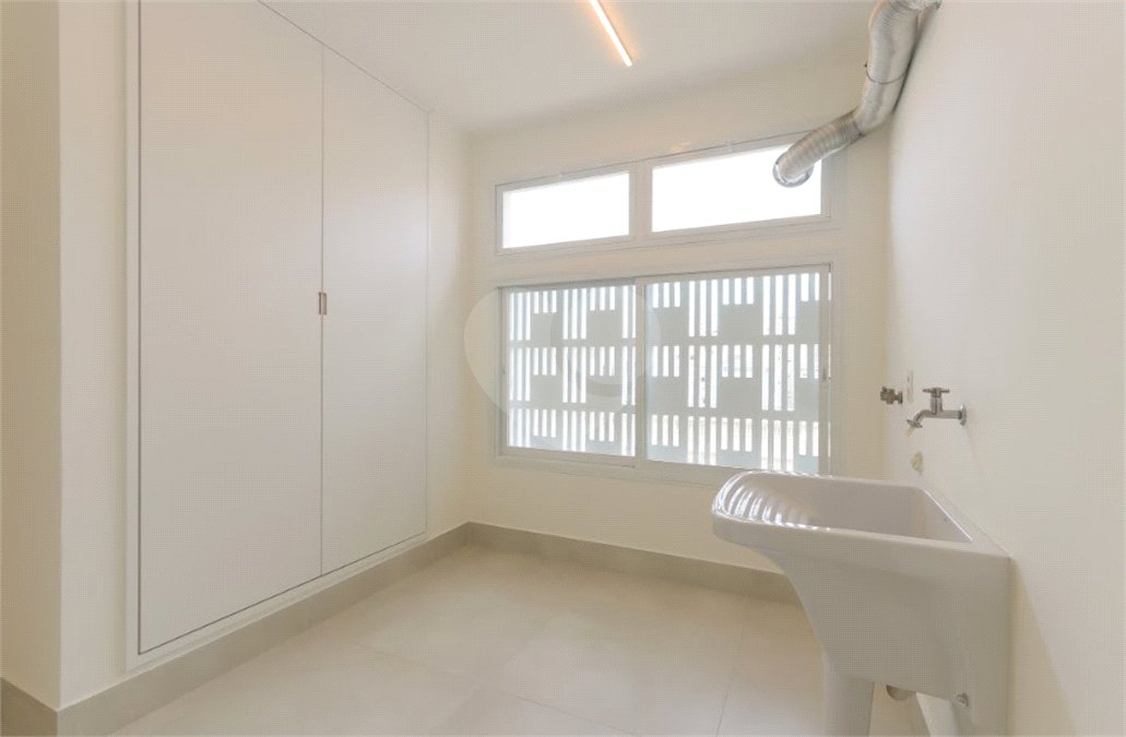 Apartamento à venda com 3 quartos, sendo 1 suíte,  em Santa Cecília, São Paulo, SP
