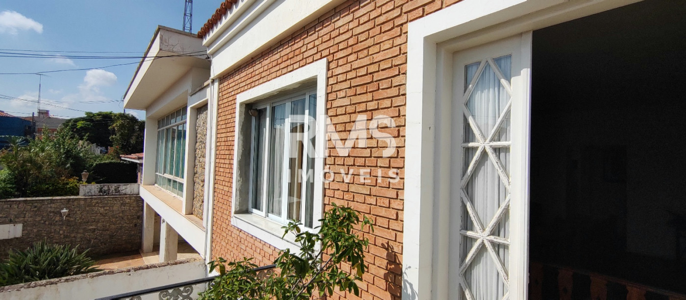 Casa à venda com 4 quartos, sendo 2 suítes,  no Centro, Itu, SP