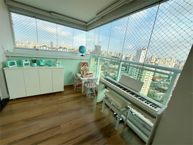 Apartamento à venda com 3 quartos, sendo 1 suíte,  em Mooca, São Paulo, SP