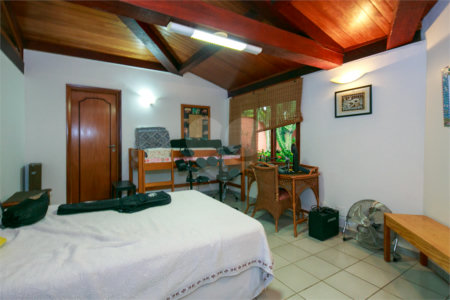 Sobrado à venda com 4 quartos, sendo 2 suítes, em Chácara Monte Alegre, São Paulo, SP