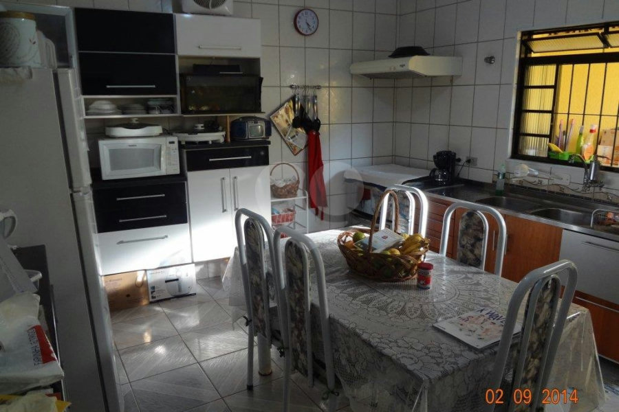 Sobrado à venda com 3 quartos no Brasilândia, São Paulo, SP