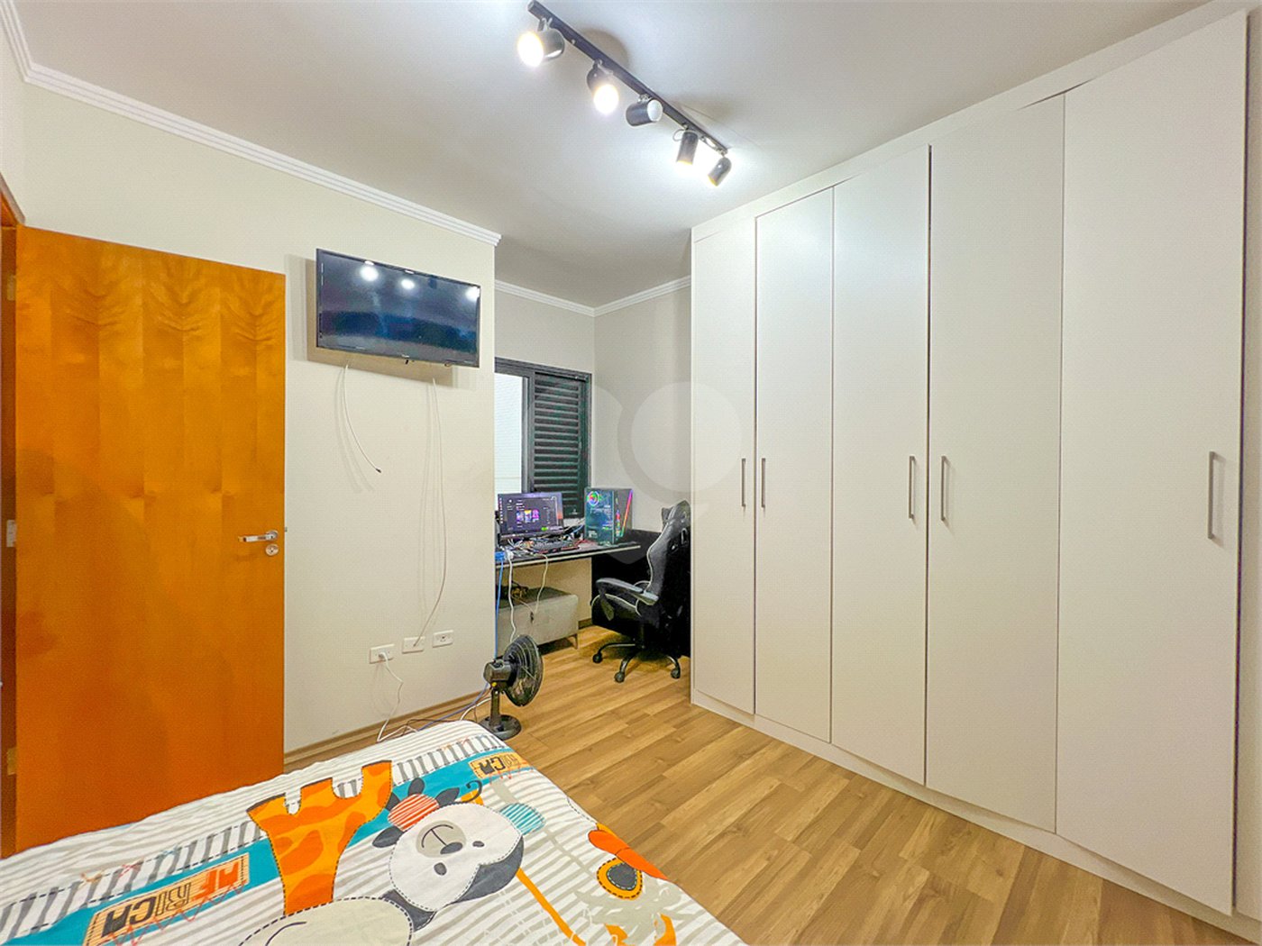 Sobrado à venda com 3 quartos, sendo 1 suíte,  em Tremembé, São Paulo, SP