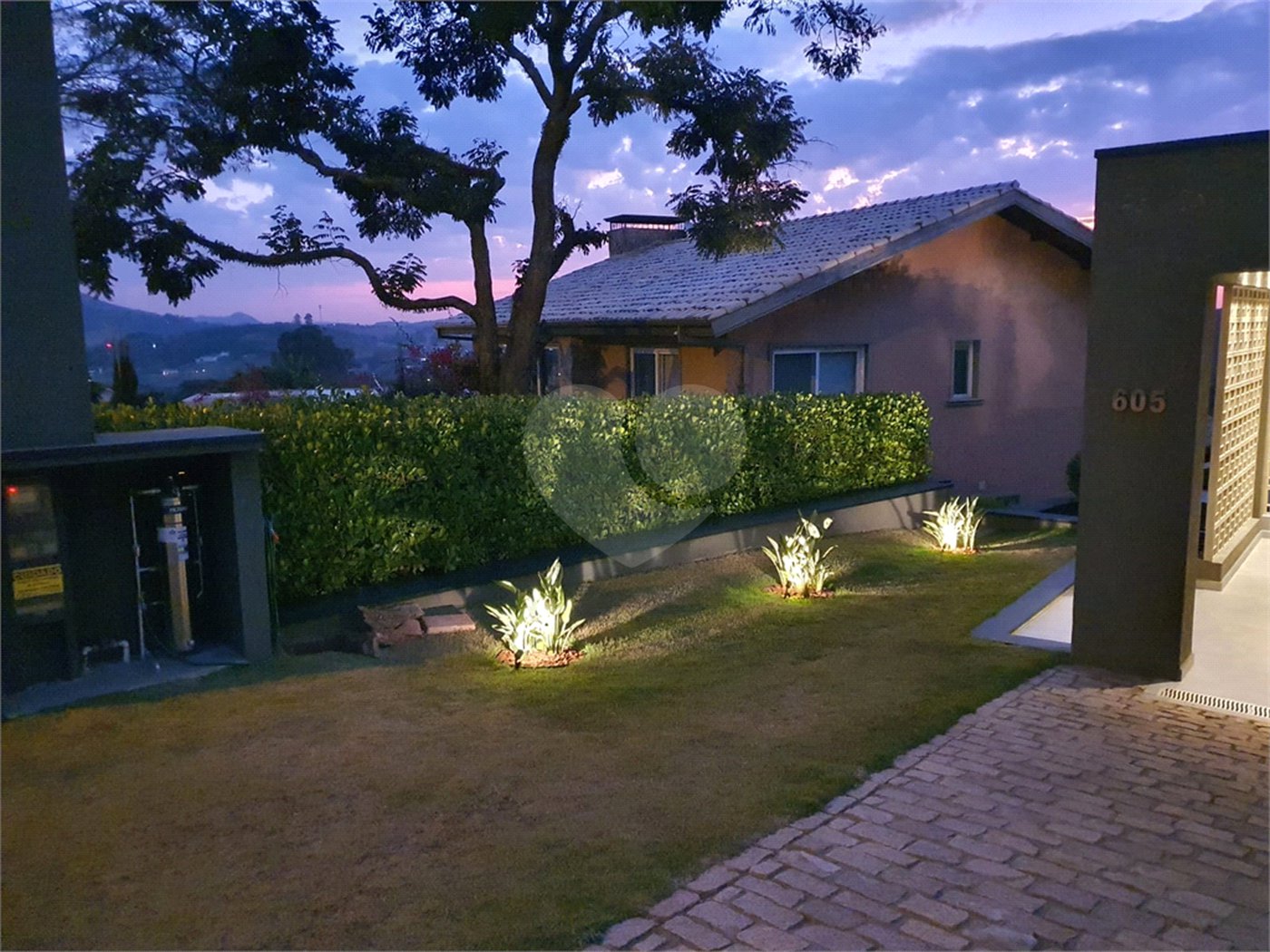 Casa à venda com 4 suítes no condomínio Porto Atibaia, Atibaia - SP
