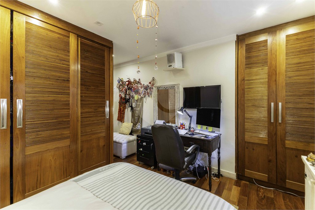 Duplex para alugar com 4 quartos, sendo 3 suítes, em Alto de Pinheiros, São Paulo, SP