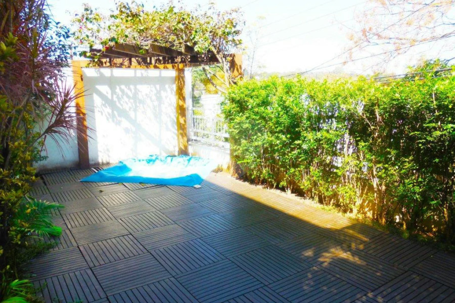 Casa à venda com 4 quartos, sendo 2 suítes, no condomínio Bristol Village, São Paulo - SP