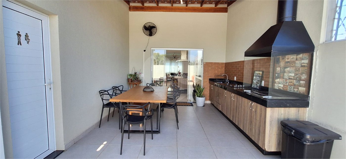 Casa à venda com 3 quartos, sendo 1 suíte, em Pinheirinho, Vinhedo, SP