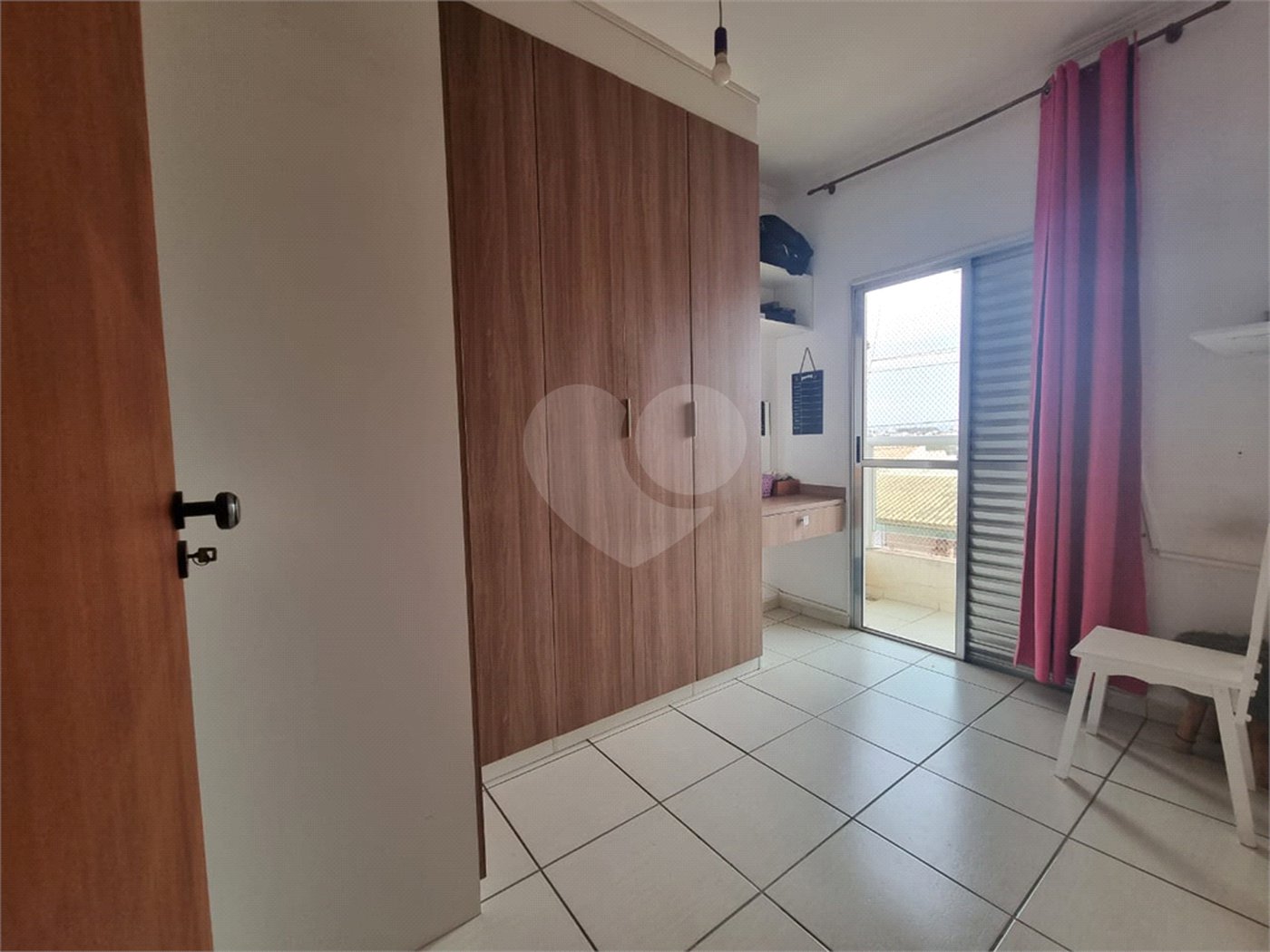 Casa à venda com 3 quartos, sendo 1 suíte,  no condomínio Bella Vista, Sorocaba - SP