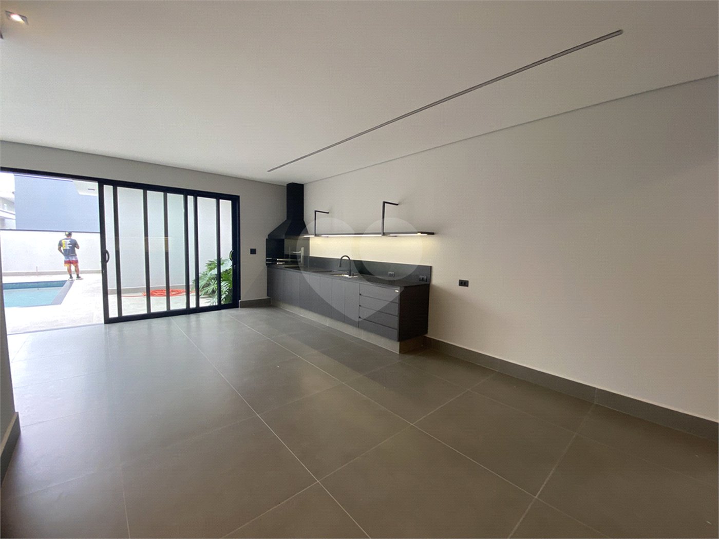Casa à venda com 3 suítes no condomínio Portal dos Bandeirantes, Salto - SP