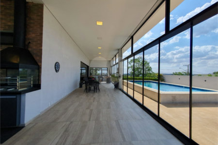 Casa à venda com 6 quartos, sendo 5 suítes, no condomínio Jardim Primavera, Louveira - SP