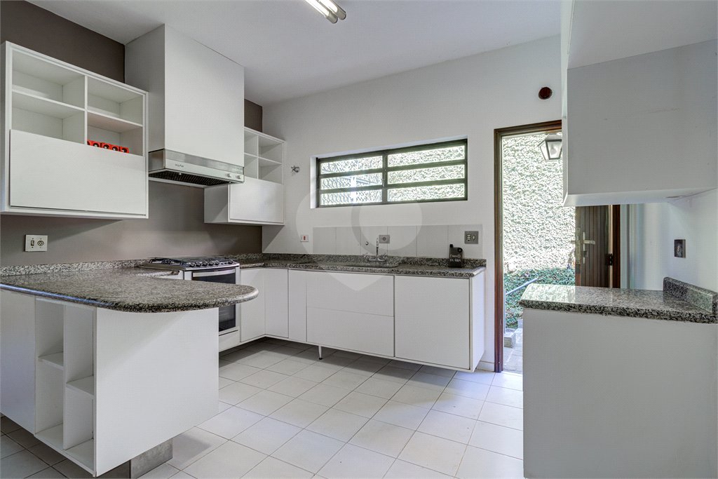 Casa Térrea à venda com 4 quartos, sendo 1 suíte, em Jardim Marajoara, São Paulo, SP