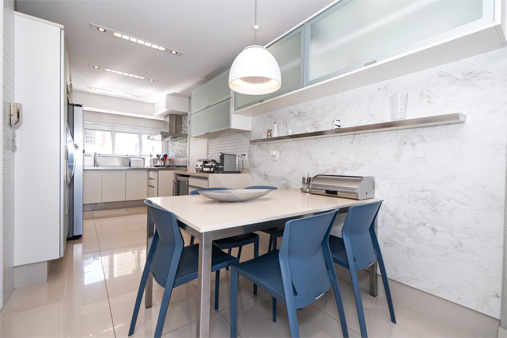 Apartamento à venda com 3 suítes em Sumarezinho, São Paulo, SP
