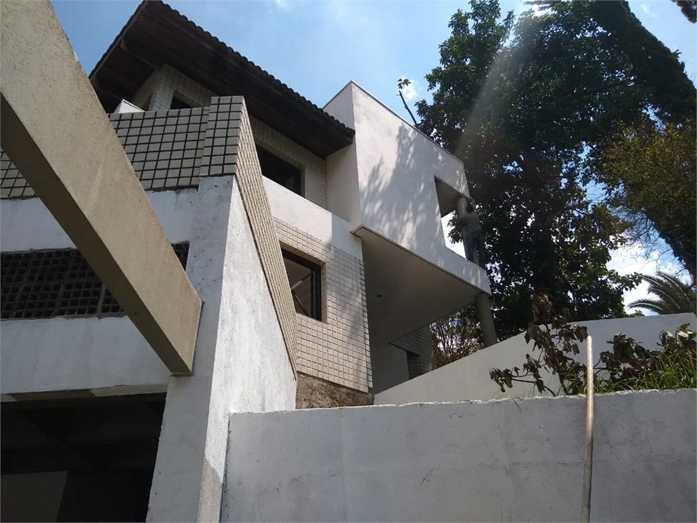 Sobrado à venda com 4 quartos, sendo 3 suítes, em Morumbi, São Paulo, SP