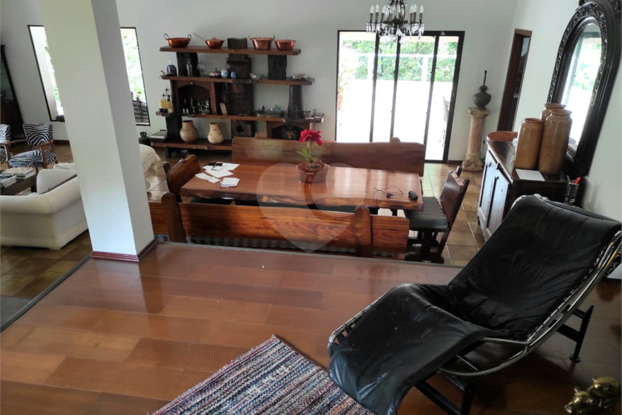 Sobrado à venda com 3 quartos, sendo 1 suíte, em Serra da Cantareira, Mairiporã, SP