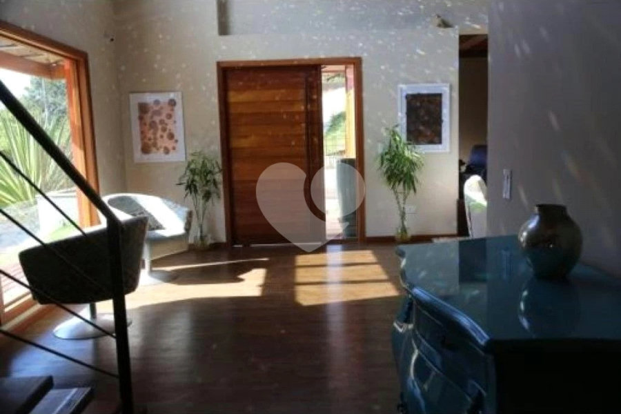 Casa à venda com 4 suítes no condomínio Suíça da Cantareira, Mairiporã - SP