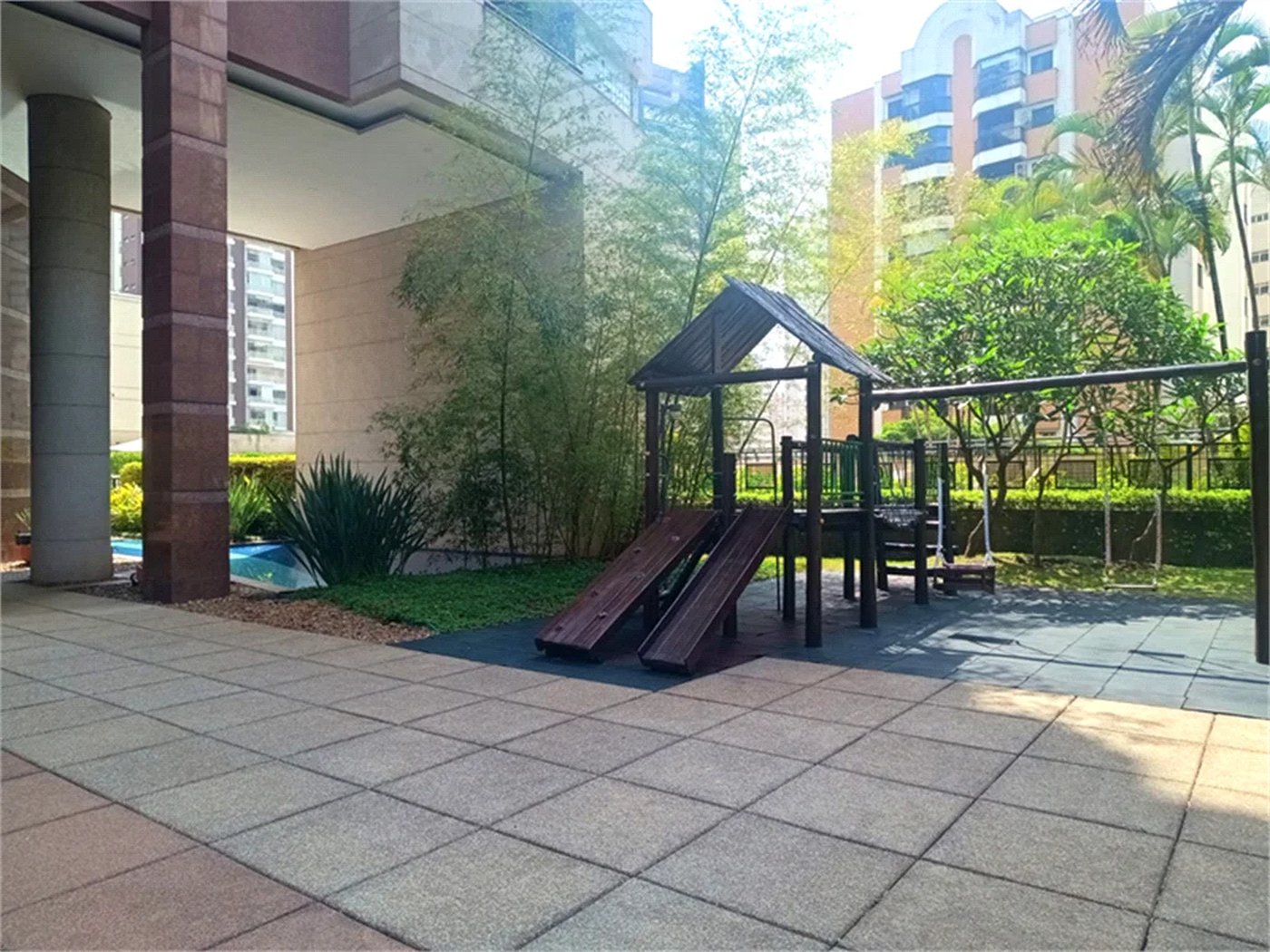 Apartamento à venda com 3 suítes em Vila Suzana, São Paulo, SP