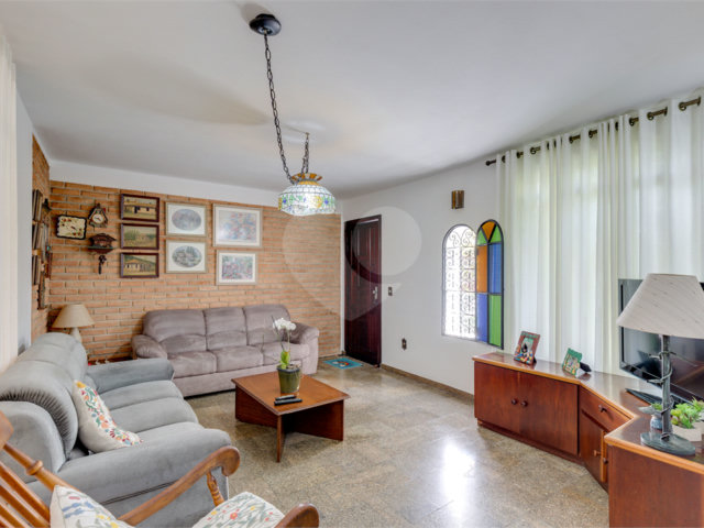 Casa de Vila à venda com 3 quartos, sendo 1 suíte,  em Granja Julieta, São Paulo, SP