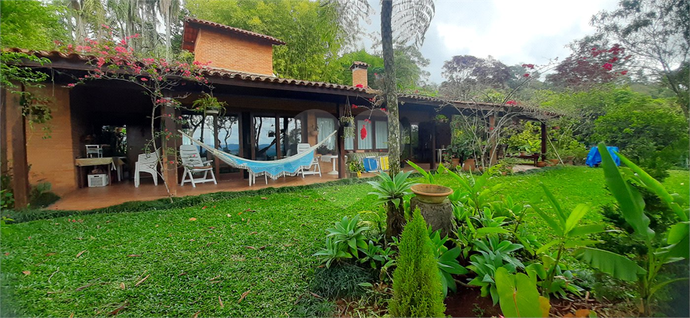 Casa Térrea à venda com 4 quartos, sendo 2 suítes, em Serra da Cantareira, Mairiporã, SP